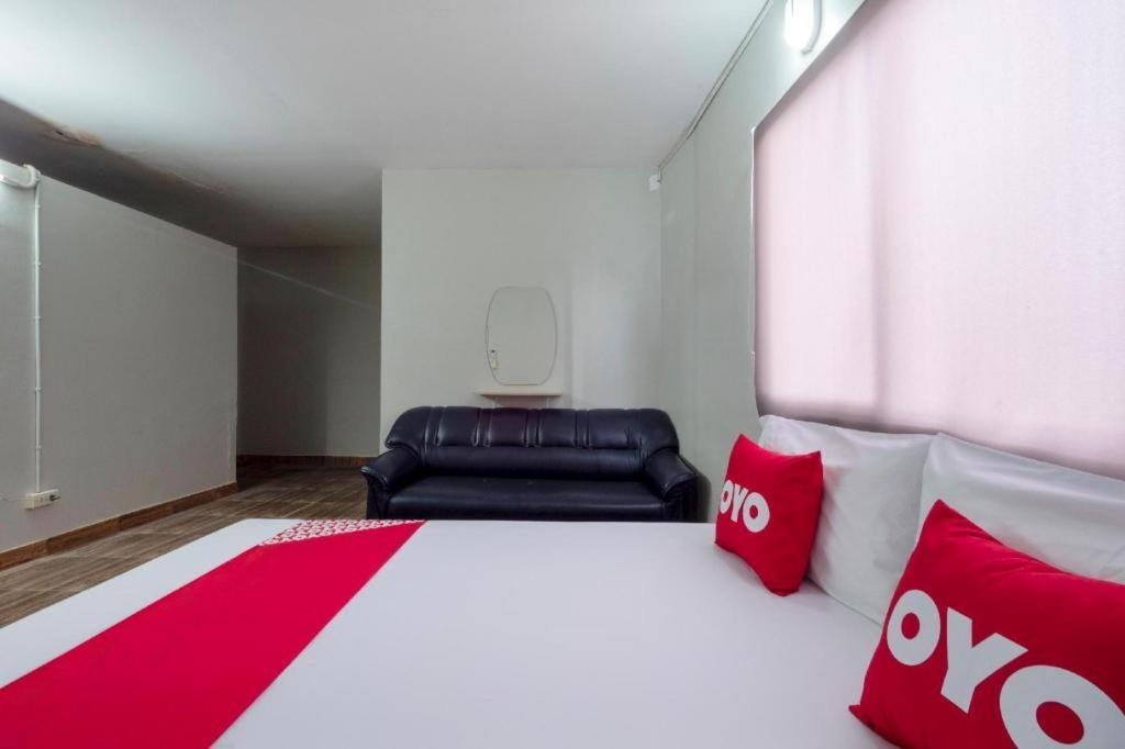 Oyo 1066 Encore Sea Side Pattaya Exterior photo