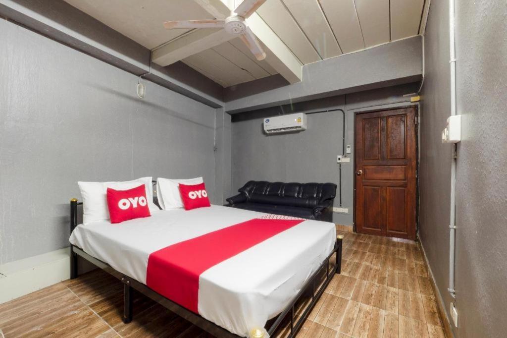 Oyo 1066 Encore Sea Side Pattaya Exterior photo